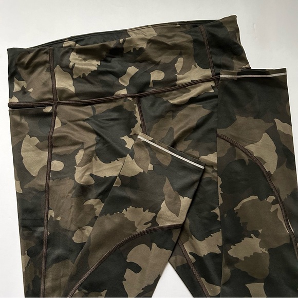 🩷 ATHLETA CAMO CONTENDER 7/8 TIGHT LEGGINGS OLIVE GREEN CAMOUFLAGE SIZE MEDIUM - Picture 6 of 11
